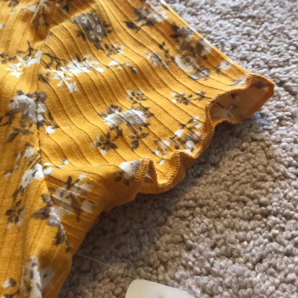 🔴LAST CHANCE 🔴 Justify lettuce edge tee - Picture 2 of 8